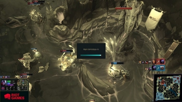 Xuất hiện "Bug lạ" trong siêu kinh điển T1 - HLE (15/08) khiến Zeus "phế" trong combat! hle 220250815194313jpg