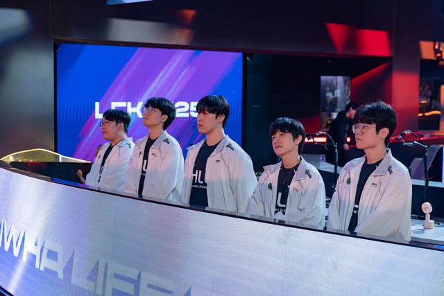 HLE lập tiếp một thành tích