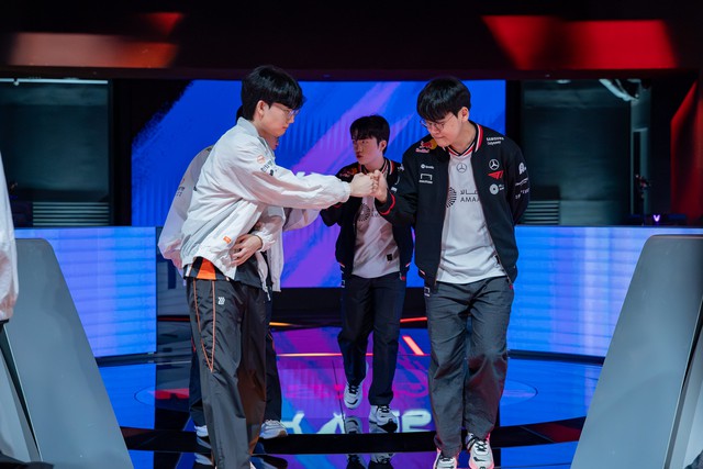 HLE lập tiếp một thành tích