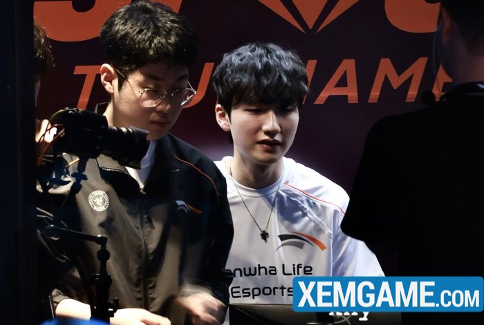 HLE Zeus muốn giúp Peanut vô địch CKTG, tiết lộ về lựa chọn Vladimir hle zeus vladimir 1