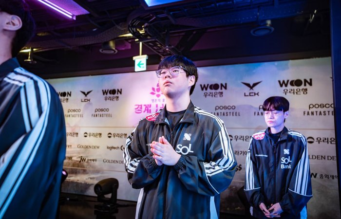 LazyFeel cùng đồng đội thất bại đáng tiếc, HLV DRX chỉ ra lý do hlv drx 10