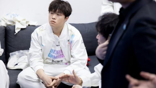 Thầy cũ tiết lộ BLG Bin gặp vấn đề về trí nhớ, nhiều tuyển thủ LPL phải đi khám tâm lý hlv tabe bin mat tri nhojpg