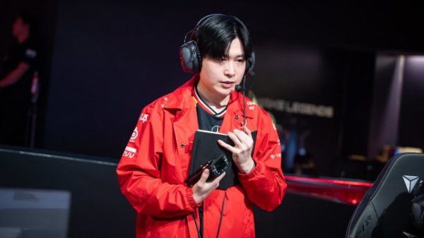 Lộ đoạn tin nhắn “feedback” của HLV T1 với Keria khiến fan Gumayusi bức xúc 29 Lộ đoạn tin nhắn “feedback” của HLV T1 với Keria khiến fan Gumayusi bức xúc hlv tom keria guma 2jpg