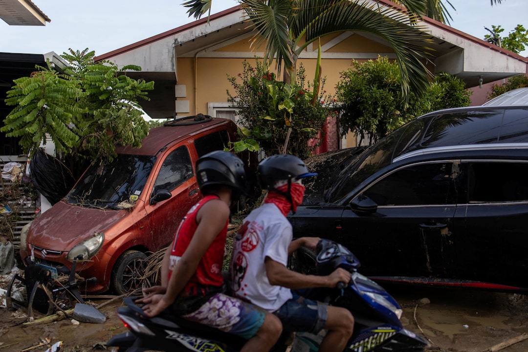 Bão cuồng phong Kalmaegi quá hung tàn, tất cả đều bị phá hủy: Những hình ảnh flycam lột tả sự thảm khốc- Ảnh 11.