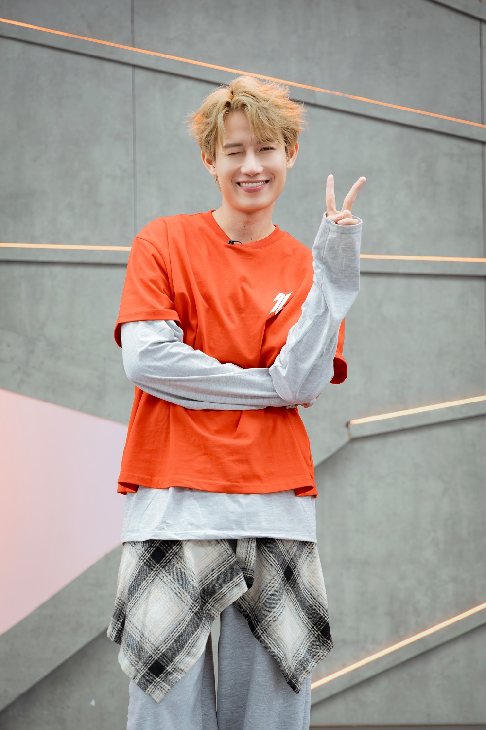 Mỹ nam Lật Mặt 8 được Tóc Tiên hết lòng săn đón là ai?- Ảnh 1. Mỹ nam Lật Mặt 8 được Tóc Tiên hết lòng săn đón là ai?- Ảnh 1.