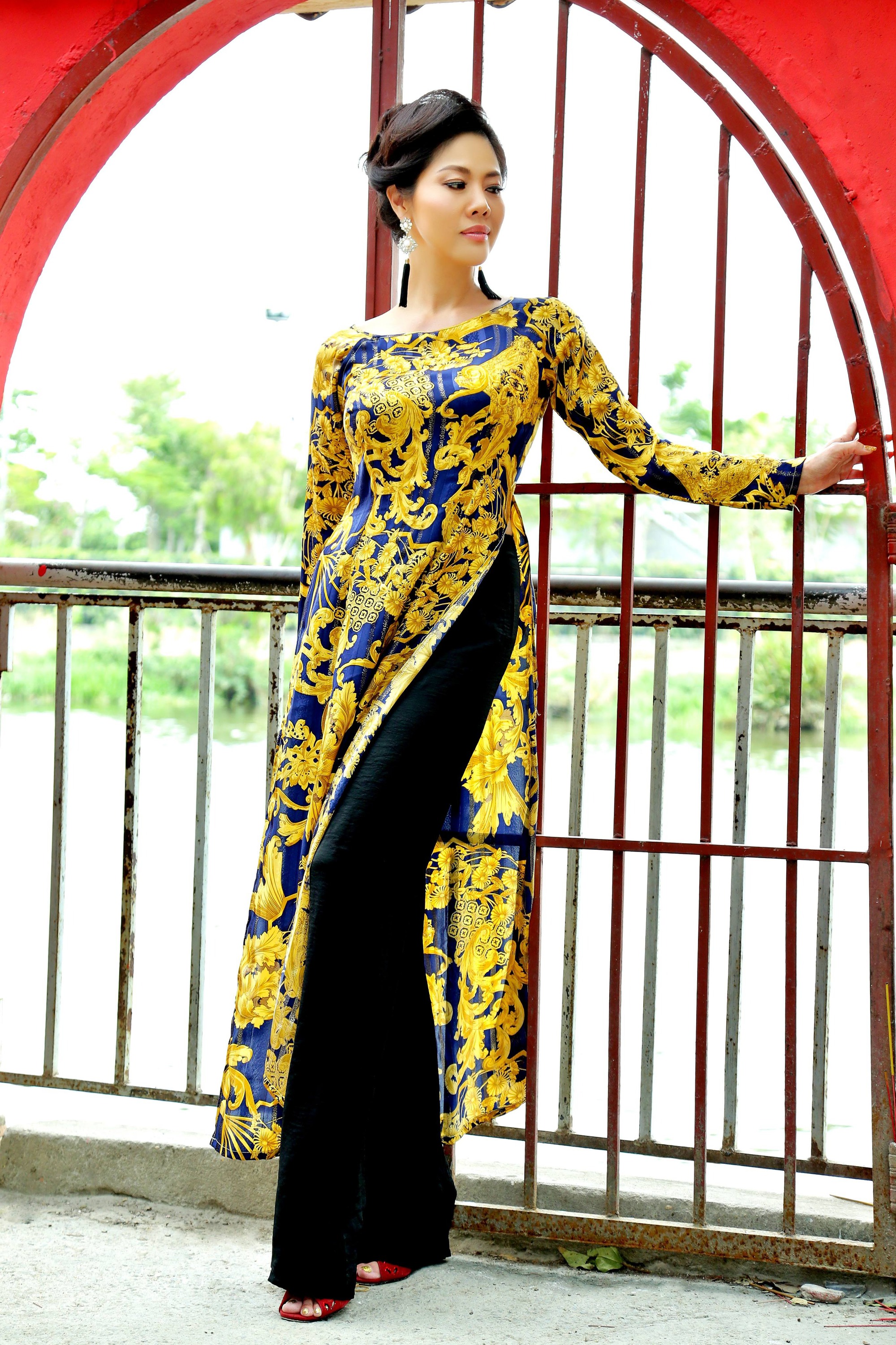 Bi kịch hôn nhân của nữ ca sĩ Việt: Chồng ngoại tình ngay trong đêm tân hồn, bật khóc giữa chốn đông người vì tổn thương- Ảnh 4.