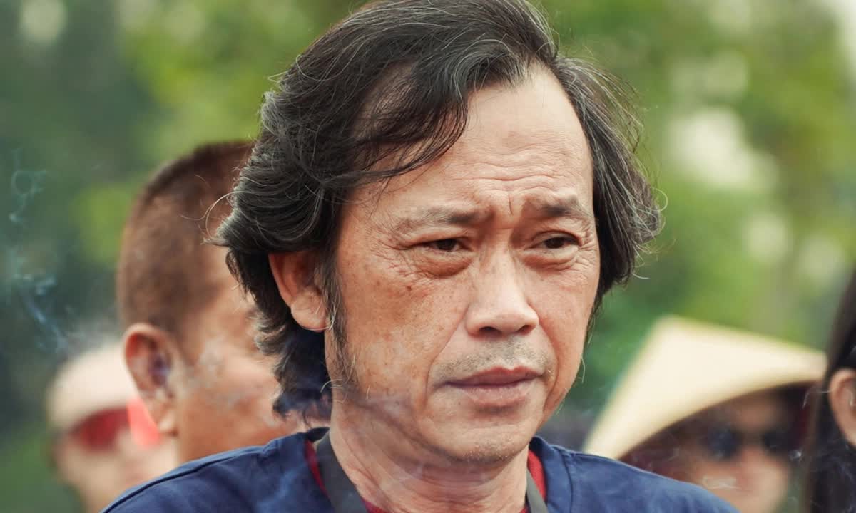 Chuyện gì xảy ra với nghệ sĩ Hoài Linh mà gia đình phải thông báo khẩn?- Ảnh 1.