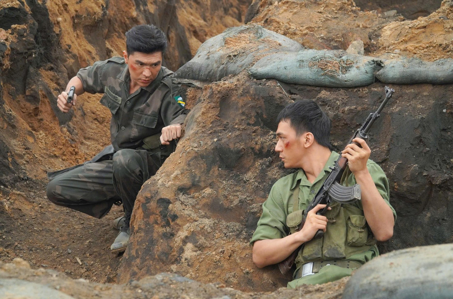 Bật mí ý nghĩa chiếc khăn rằn trong phim Mưa Đỏ- Ảnh 5.