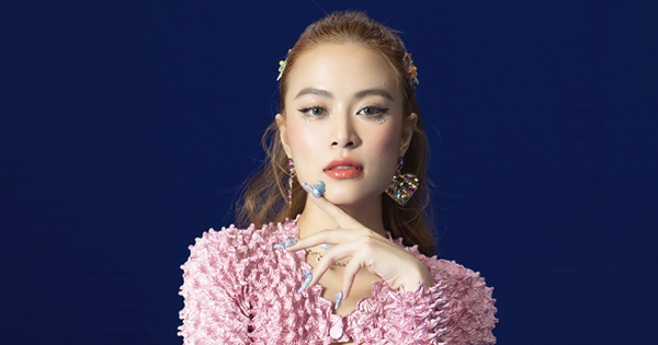 Hoàng Thuỳ Linh: “Trước khi học làm mẹ, làm vợ, tôi phải học làm người” hoang thuy linh 5 16508097935702077702079 1650876030909 16508760310241588263051 17419693068112102670588 0 0 314 600 crop 1741969322111976653652jpg