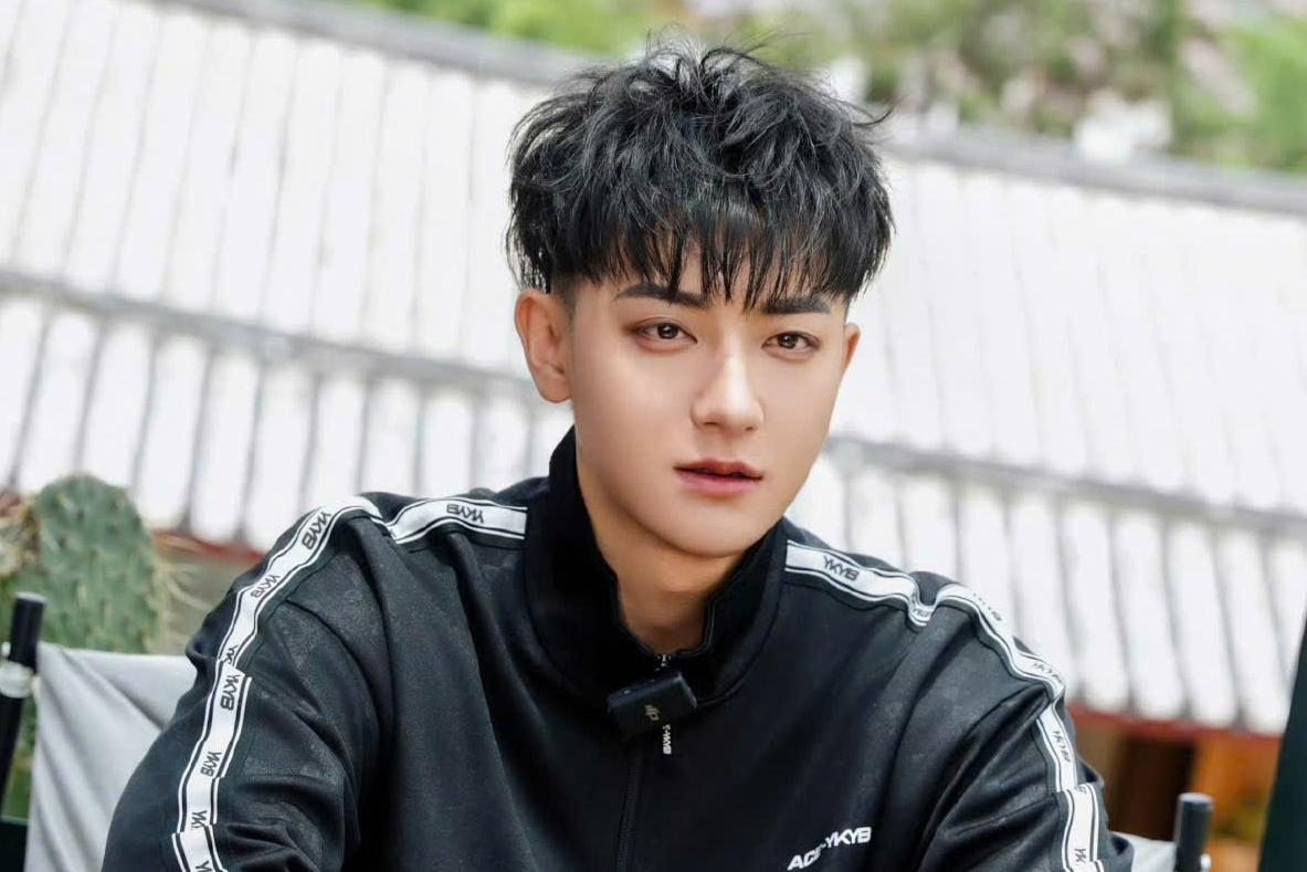 Sốc: Chủ tịch đình đám showbiz tặng 30 xe hơi cho fan, giá trị lên đến gần 13 tỷ đồng- Ảnh 2. Sốc: Chủ tịch đình đám showbiz tặng 30 xe hơi cho fan, giá trị lên đến gần 13 tỷ đồng- Ảnh 2.