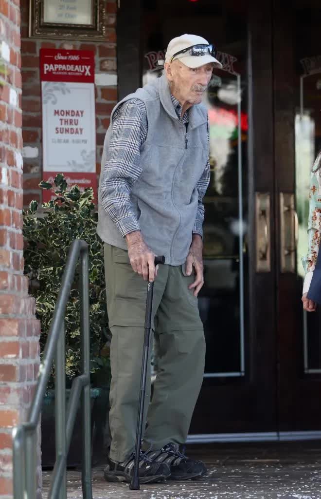 Huyền thoại Hollywood Gene Hackman có chế độ ăn kiêng nghiêm ngặt trước khi qua đời- Ảnh 2. Huyền thoại Hollywood Gene Hackman có chế độ ăn kiêng nghiêm ngặt trước khi qua đời- Ảnh 2.