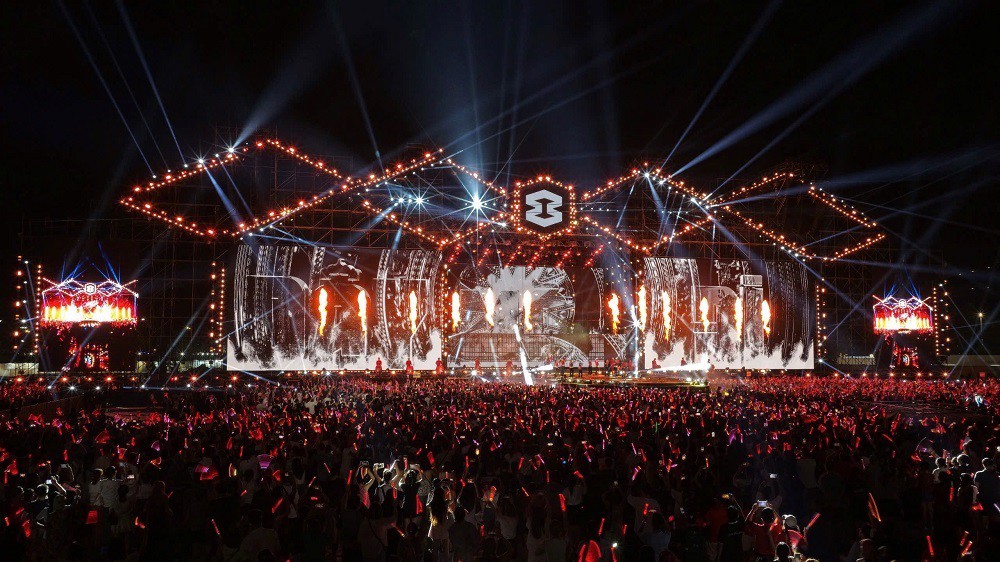 Hơn 50.000 khán giả quẩy từ chiều tới khuya ở 8Wonder - Moments of Wonder - 1