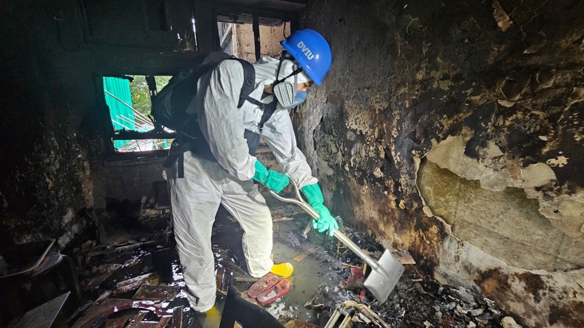 Cháy chung cư ở Hồng Kông: Sự thật khắc nghiệt bên trong các căn hộ cháy đen- Ảnh 3.