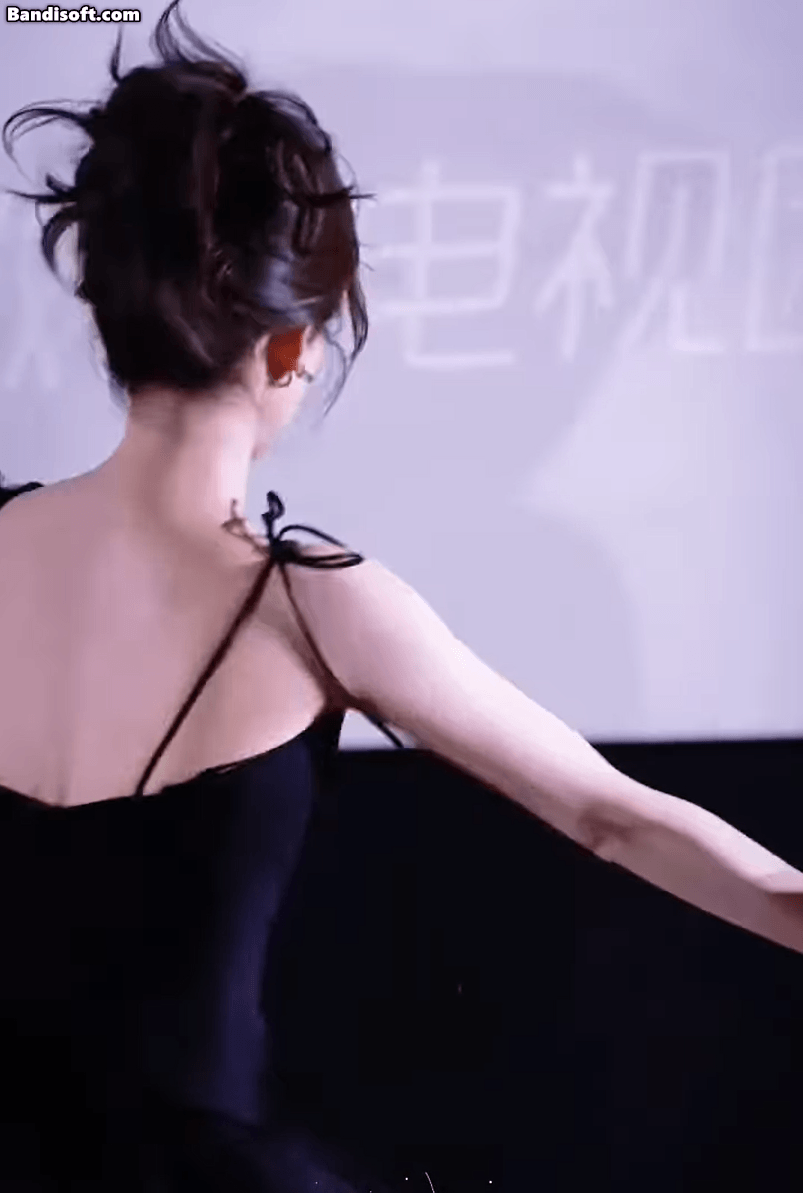 "Công chúa bong bóng" đẹp nhất màn ảnh Hoa ngữ hiện tại: Nhan sắc lên hương dữ dội, tỏa sáng rực rỡ hậu Đêm Hội Weibo honeycam 2025 01 12 18 26 28 1736683024839504392566 1736684065659 17366840658192038211130