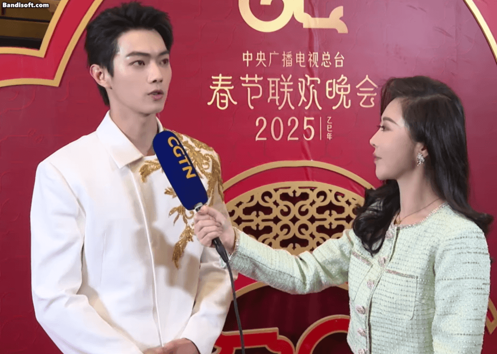 honeycam-2025-01-31-22-32-47-17383376138411104821698-1738382405856-17383824088381293202681 "Bạch mã hoàng tử" Hoa ngữ đẹp mê mẩn mùa Tết 2025, nhan sắc hoàn mỹ như tổng tài xé truyện bước ra honeycam 2025 01 31 22 32 47 17383376138411104821698 1738382405856 17383824088381293202681