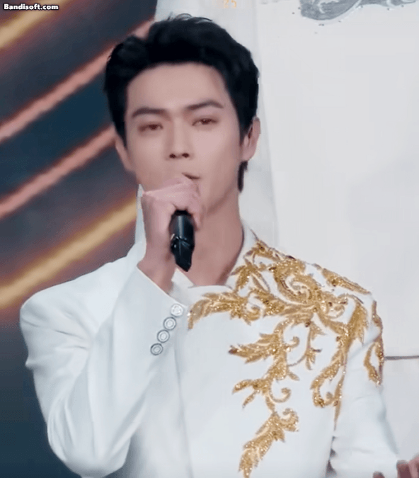 honeycam-2025-01-31-22-37-34-1738337883725887044926-1738382414732-1738382414861214934503 "Bạch mã hoàng tử" Hoa ngữ đẹp mê mẩn mùa Tết 2025, nhan sắc hoàn mỹ như tổng tài xé truyện bước ra honeycam 2025 01 31 22 37 34 1738337883725887044926 1738382414732 1738382414861214934503