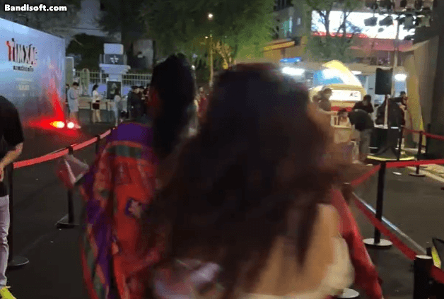 Clip hot: 1 sao nữ Vbiz bỏ chạy khỏi thảm đỏ khiến cả ekip nháo nhào- Ảnh 5. Clip hot: 1 sao nữ Vbiz bỏ chạy khỏi thảm đỏ khiến cả ekip nháo nhào- Ảnh 5.