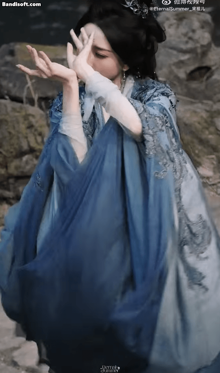 Mỹ nhân Liêu Trai đẹp nhất Trung Quốc: Nhan sắc ma mị cuốn hơn chữ cuốn, viral suốt 2 tháng trời chưa chịu ngưng- Ảnh 1.