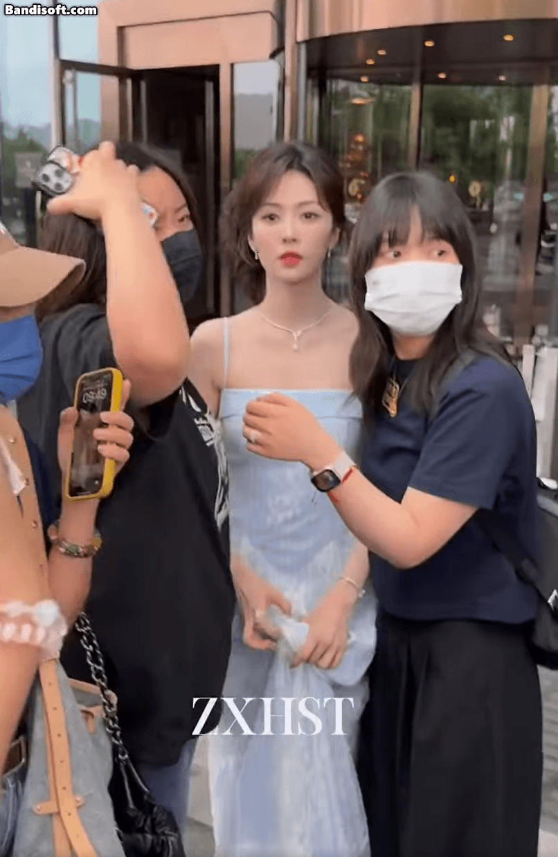 Mỹ nhân Trung Quốc đi quảng bá phim mới mà đẹp quá sức tưởng tượng, visual nữ thần khiến netizen ngắm không muốn dừng- Ảnh 9.