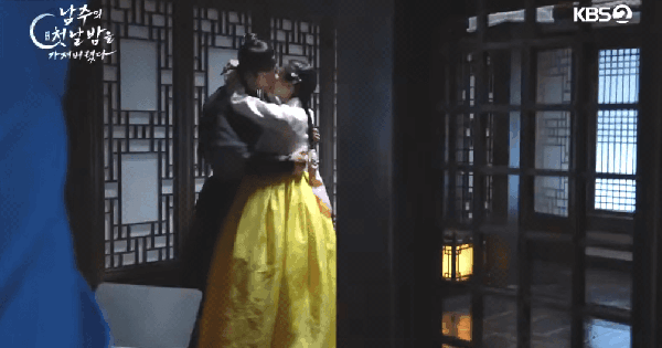 Phim ngôn tình Hàn hay điên người mà quá kém tiếng: Nhà gái đã đẹp còn duyên hết phần thiên hạ, nhà trai hợp cả thế giới honeycam 2025 06 13 16 11 32 1749808315336205965052 24 0 552 1008 crop 17498083676411475419605gifpng