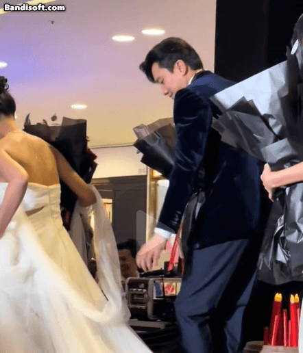 Cặp sao Việt lệch nhau 13 tuổi bị đồn hẹn hò khắp MXH: Nhà trai giàu top đầu showbiz, si mê nhà gái ra mặt- Ảnh 2.