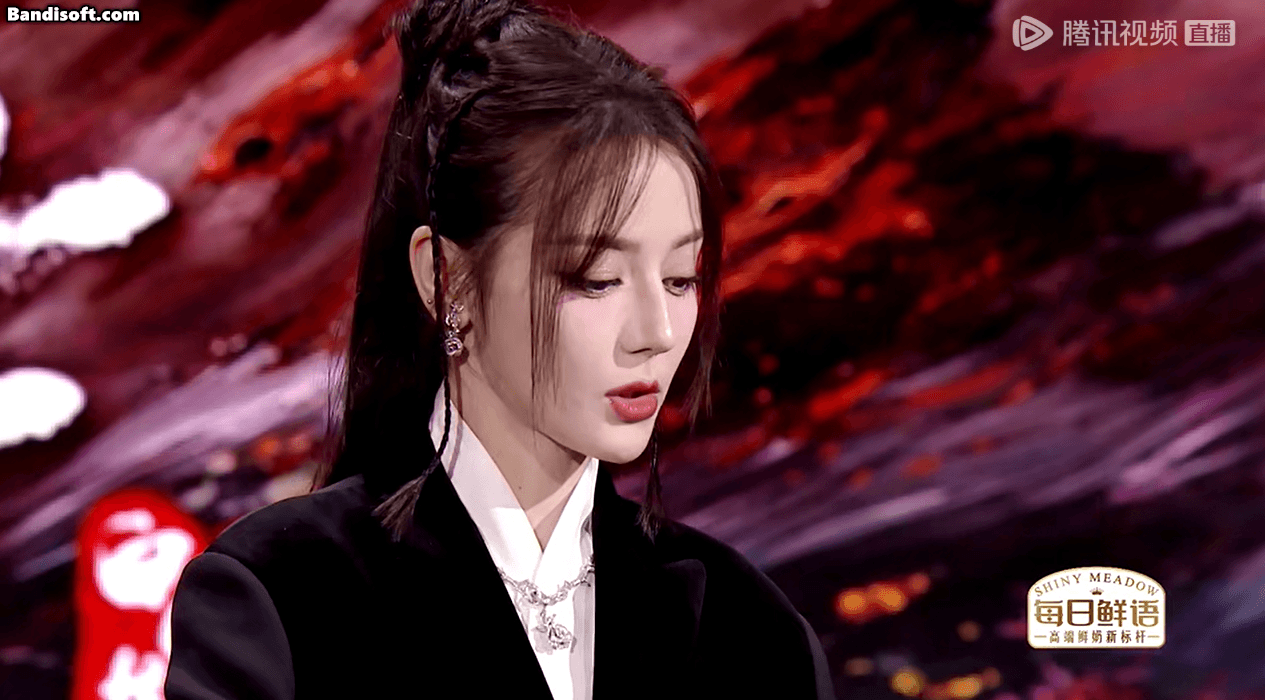 Nữ hoàng sắc đẹp Tân Cương viral nhất Đại hội Tencent 2025: Khoảnh khắc Nữ hoàng sắc đẹp Tân Cương viral nhất Đại hội Tencent 2025: Khoảnh khắc