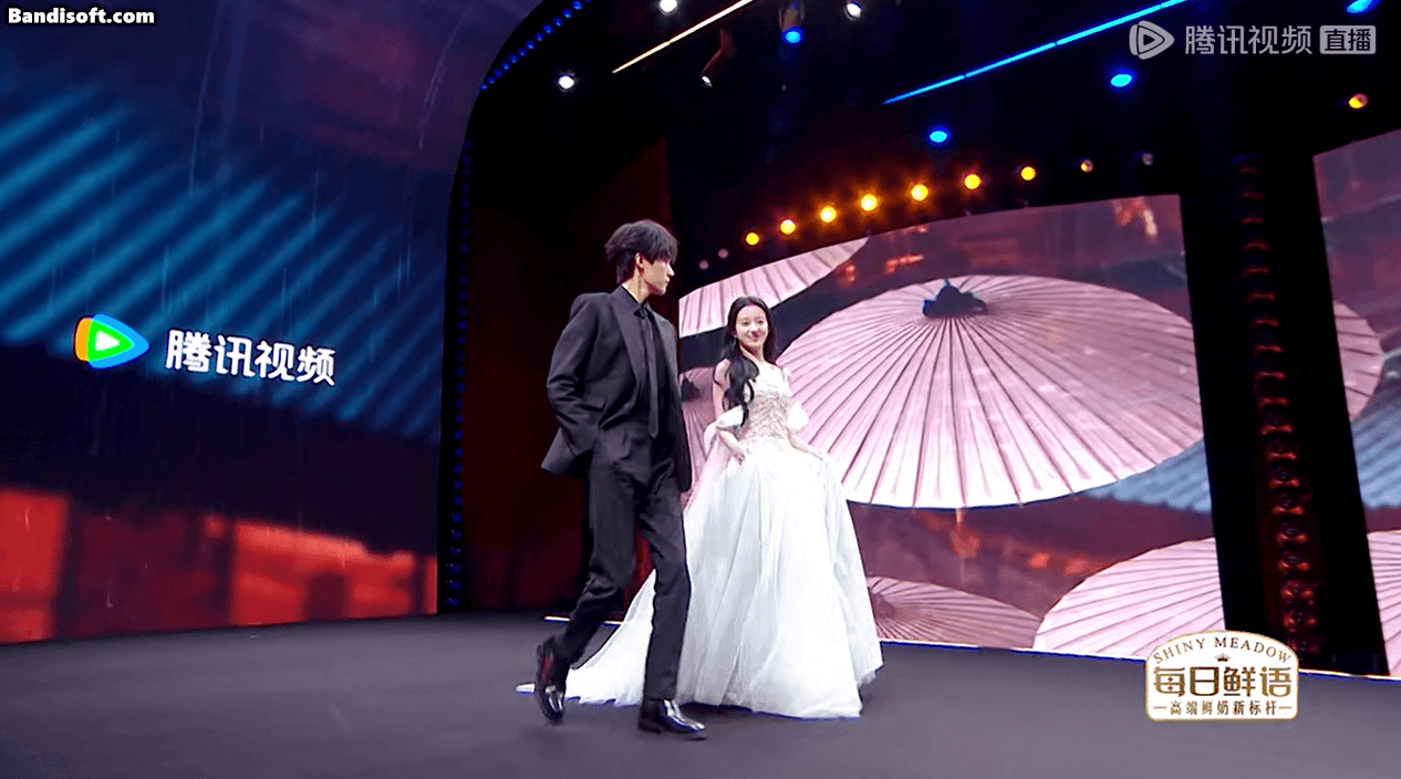 Cặp đôi hoàng tử - công chúa đẹp nhất 2025 đây rồi: Visual hơn cả hoàn hảo, biển chemistry khiến fan chết chìm- Ảnh 6. Cặp đôi hoàng tử - công chúa đẹp nhất 2025 đây rồi: Visual hơn cả hoàn hảo, biển chemistry khiến fan chết chìm- Ảnh 6.