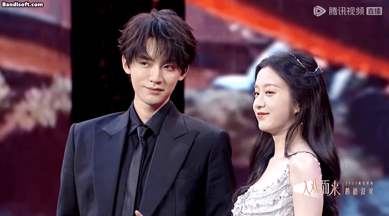 Cặp đôi hoàng tử - công chúa đẹp nhất 2025 đây rồi: Visual hơn cả hoàn hảo, biển chemistry khiến fan chết chìm- Ảnh 1. Cặp đôi hoàng tử - công chúa đẹp nhất 2025 đây rồi: Visual hơn cả hoàn hảo, biển chemistry khiến fan chết chìm- Ảnh 1.