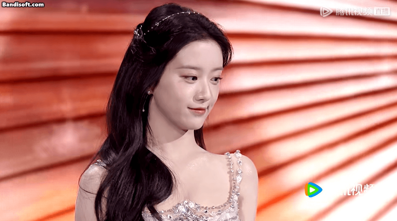 Cặp đôi hoàng tử - công chúa đẹp nhất 2025 đây rồi: Visual hơn cả hoàn hảo, biển chemistry khiến fan chết chìm- Ảnh 9. Cặp đôi hoàng tử - công chúa đẹp nhất 2025 đây rồi: Visual hơn cả hoàn hảo, biển chemistry khiến fan chết chìm- Ảnh 9.