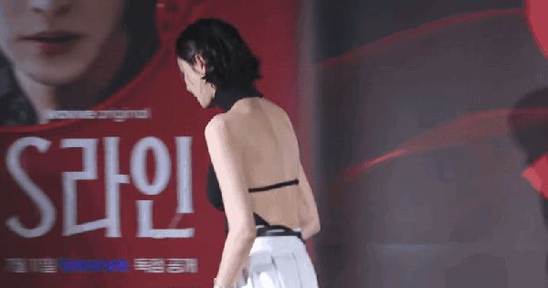 "Chiến thần visual" đi họp báo phim mới mà ngỡ tổng tài giá đáo: Lên đồ sang xịn mịn đúng chuẩn thần thái minh tinh 30 "Chiến thần visual" đi họp báo phim mới mà ngỡ tổng tài giá đáo: Lên đồ sang xịn mịn đúng chuẩn thần thái minh tinh honeycam 2025 07 07 17 49 57 1751888223956819850171 18 0 436 798 crop 1751888256698239287901gifpng