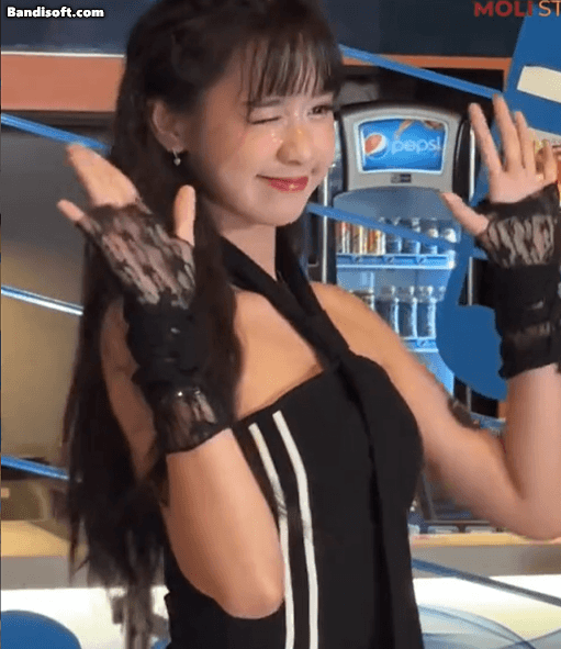 Sốc visual sao nhí Việt mới 14 tuổi đã cao 1m70, một cái hôn gió cũng đủ khiến thảm đỏ phát sốt- Ảnh 3.