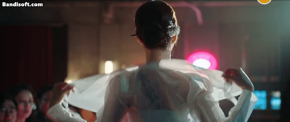 Tấm lưng trần gây sốc của Park Min Young- Ảnh 1.