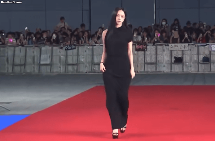 Nữ thần đẹp nhất Rồng Xanh 2025 đây rồi: Bóng lưng thôi cũng thấy sang chảnh, soi cận cảnh mới thấy khủng khiếp- Ảnh 2.