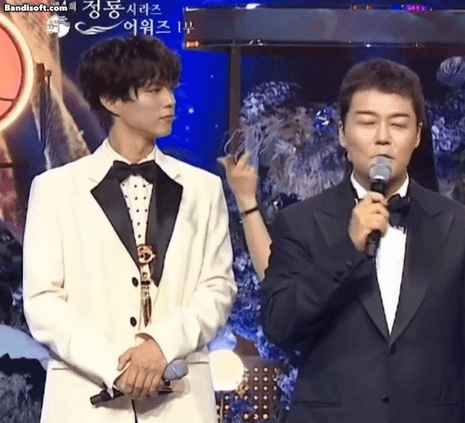 Viral nhất Rồng Xanh 2025: Trend Việt Nam bất ngờ lên sóng, lý do là vì Park Bo Gum mới ngỡ ngàng- Ảnh 2. Viral nhất Rồng Xanh 2025: Trend Việt Nam bất ngờ lên sóng, lý do là vì Park Bo Gum mới ngỡ ngàng- Ảnh 2.