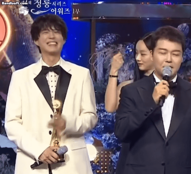 Viral nhất Rồng Xanh 2025: Trend Việt Nam bất ngờ lên sóng, lý do là vì Park Bo Gum mới ngỡ ngàng- Ảnh 3. Viral nhất Rồng Xanh 2025: Trend Việt Nam bất ngờ lên sóng, lý do là vì Park Bo Gum mới ngỡ ngàng- Ảnh 3.