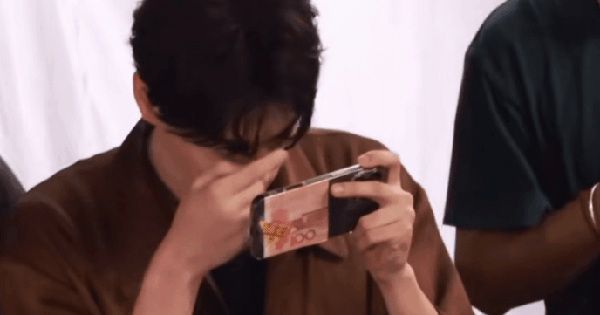 Cặp chị em hào môn thành trò cười trên MXH: Netizen chê y hệt xã hội đen, blogger nhận bao nhiêu tiền để khen vậy? honeycam 2025 07 23 09 53 17 17532472722591742679113 19 0 380 690 crop 17532472887551226663876gifpng