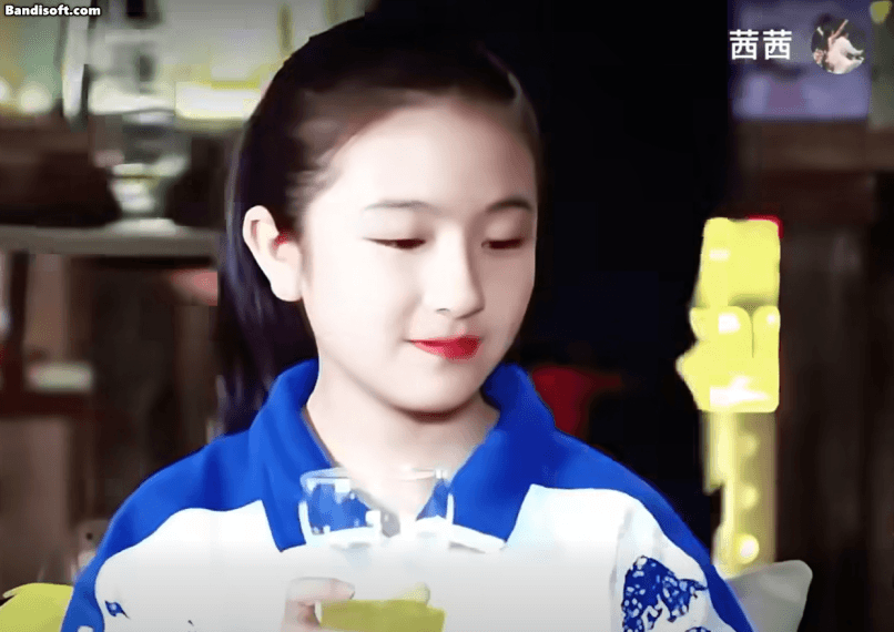 Trung Quốc hiếm ai 14 tuổi đã ra dáng mỹ nhân như cô bé này: Nhan sắc đẹp mê mẩn, muốn không nổi tiếng cũng khó- Ảnh 3.