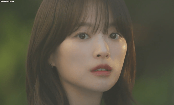 Phim của Song Joong Ki vừa chiếu đã nhận mưa lời khen: Nữ chính giống Song Hye Kyo quá trời, không muốn tua giây nào- Ảnh 2.