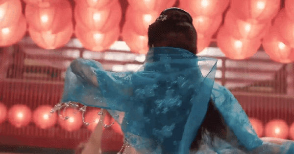 Thoáng thấy giai nhân này mà ngỡ đọc 13 áng thơ cổ đại: Đẹp gì mà đẹp khiếp thế, kiếp sau vẫn còn mê honeycam 2025 10 07 12 02 34 1759813891833219929770 22 0 525 961 crop 17598139061221726779443gifpng