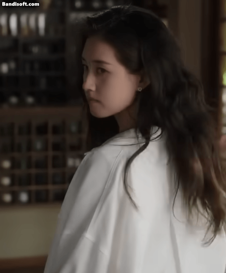 "Tối cổ" mới không biết mỹ nhân này: 2 năm đóng 20 phim chấn động cõi mạng, visual khoá chặt mọi ánh nhìn honeycam 2025 10 19 11 22 25 1760864486820 17608644870271918416641