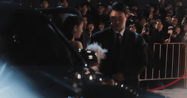 Mỹ nhân đẹp như thiên thần nhưng ác hơn quỷ dữ: Đạp lên đồng nghiệp để nổi tiếng, nhìn ánh mắt thấy lạnh gáy honeycam 2025 10 30 22 49 18 17618813367781459964710 25 0 663 1219 crop 1761881362521821350080gifpng