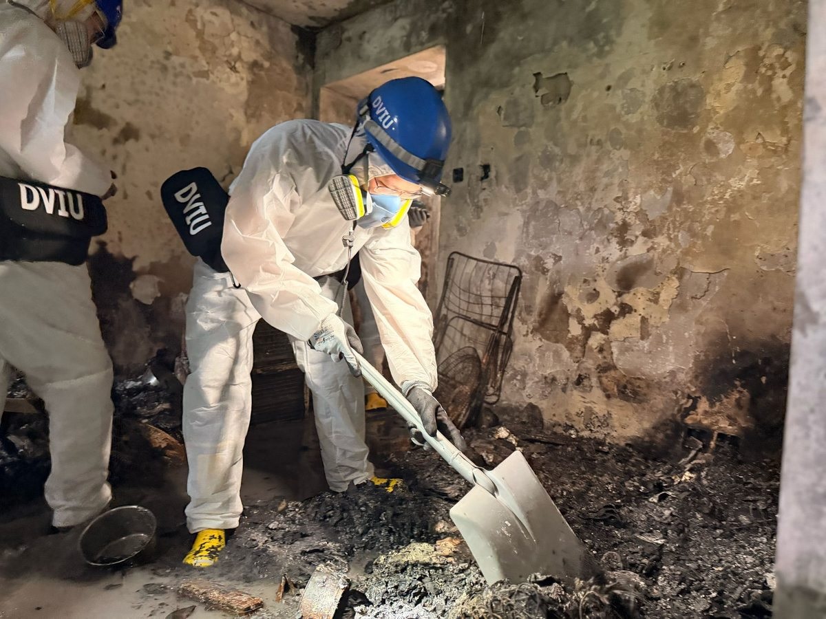 Cháy chung cư ở Hồng Kông: Sự thật khắc nghiệt bên trong các căn hộ cháy đen- Ảnh 5.