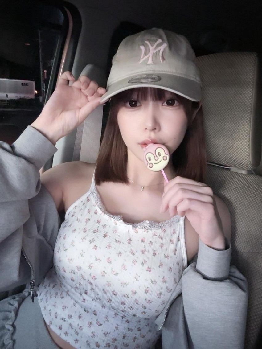 Lộ clip quá khứ, hot Tiktoker 2003 chuyển luôn nghề cho dễ kiếm tiền hoshino nene 3