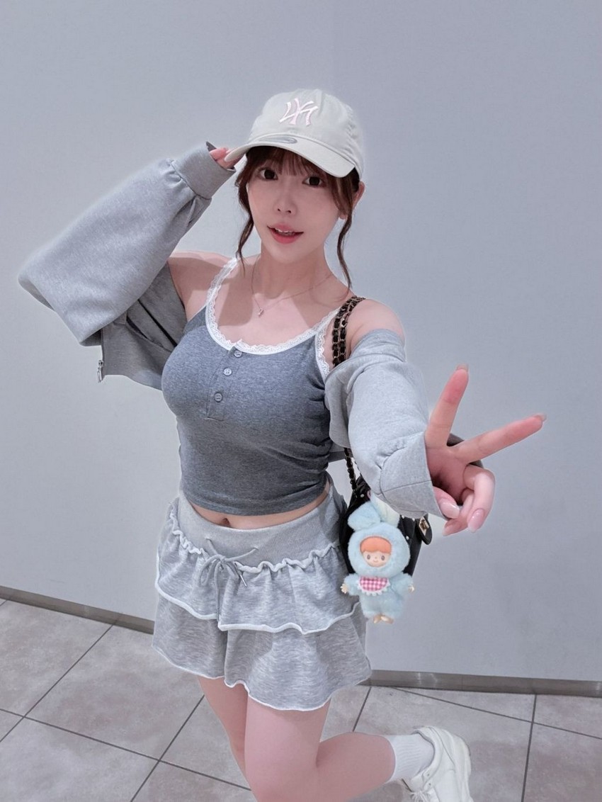 Lộ clip quá khứ, hot Tiktoker 2003 chuyển luôn nghề cho dễ kiếm tiền hoshino nene 6