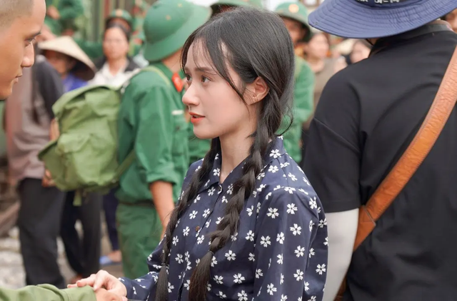 Cô đã làm tròn vai diễn và nhan sắc của cô cũng khiến nhiều người xao xuyến