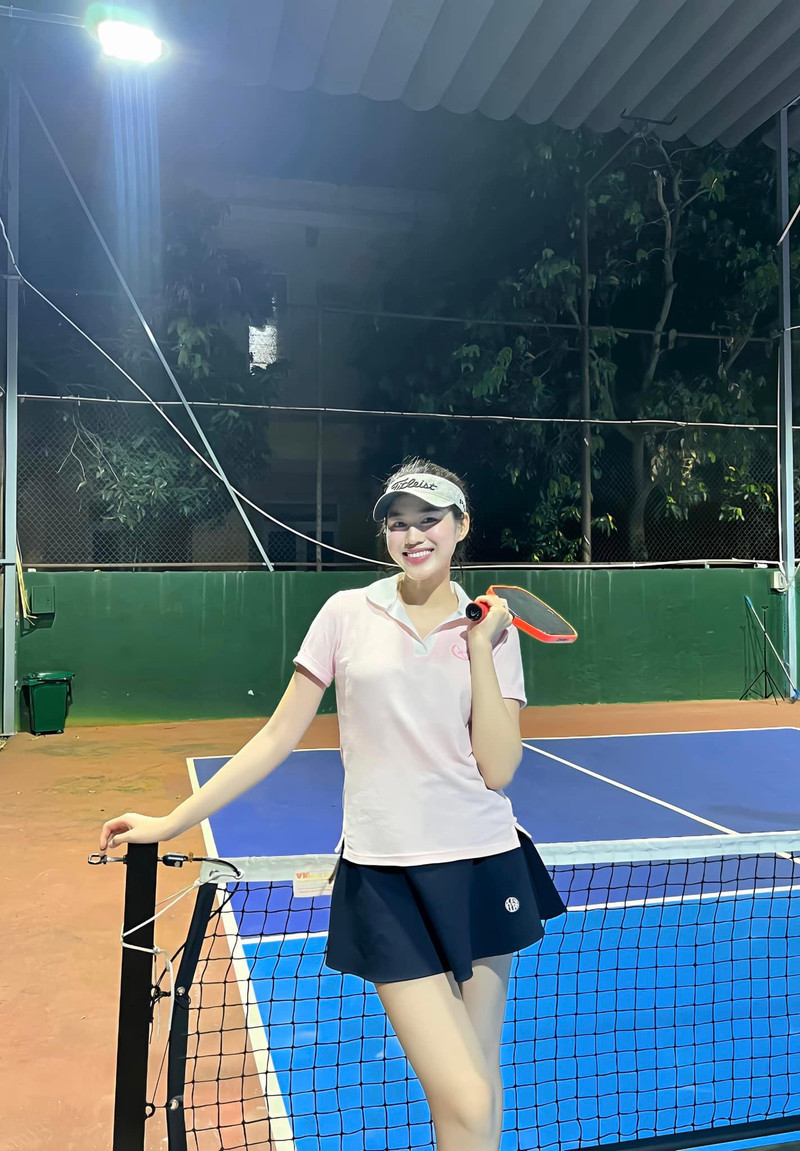 Hiền Hồ và Ngọc Trinh chơi pickleball: Ai hot hơn?- Ảnh 3. Hiền Hồ và Ngọc Trinh chơi pickleball: Ai hot hơn?- Ảnh 3.