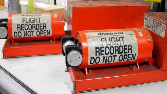 Đã tìm thấy hộp đen của máy bay Air India gặp nạn: Bí mật khiến hơn 200 người thiệt mạng là gì?- Ảnh 3. Đã tìm thấy hộp đen của máy bay Air India gặp nạn: Bí mật khiến hơn 200 người thiệt mạng là gì?- Ảnh 3.