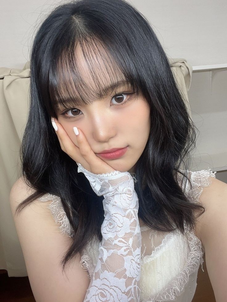 Nữ ca sĩ 20 tuổi hạ sinh cặp sinh đôi, bé phải thở máy gấp- Ảnh 5.