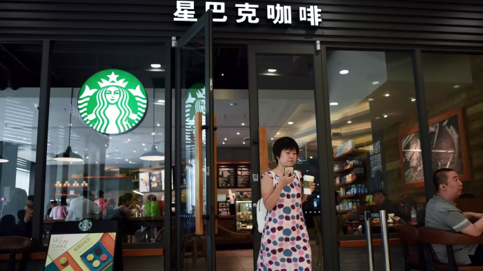 Starbucks vừa thông báo giảm giá mạnh hàng chục món trong menu: Vì sao lại có quyết định gây sốc này?- Ảnh 4.