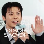 “Xỉu đùng đùng” với full hình ảnh Hứa Quang Hán siêu cấp đáng yêu tại Việt Nam, còn “thả thính” tiếng Việt cỡ này! huachao 1758706233411246444682 202 0 1542 2560 crop 17587080586582143650181jpg